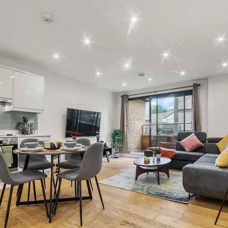 Апартаменты A Vibrant 2 Bed & 2 Bath In Old Street Zone 1 Лондон Экстерьер фото