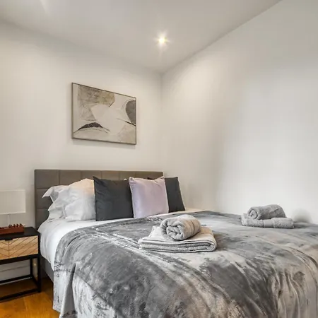 Апартаменты A Vibrant 2 Bed & 2 Bath In Old Street Zone 1 Лондон Экстерьер фото