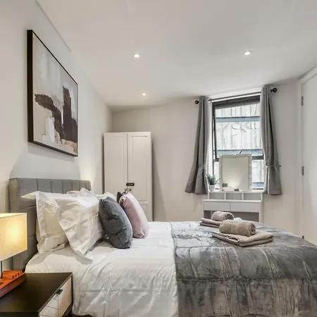 Апартаменты A Vibrant 2 Bed & 2 Bath In Old Street Zone 1 Лондон Экстерьер фото