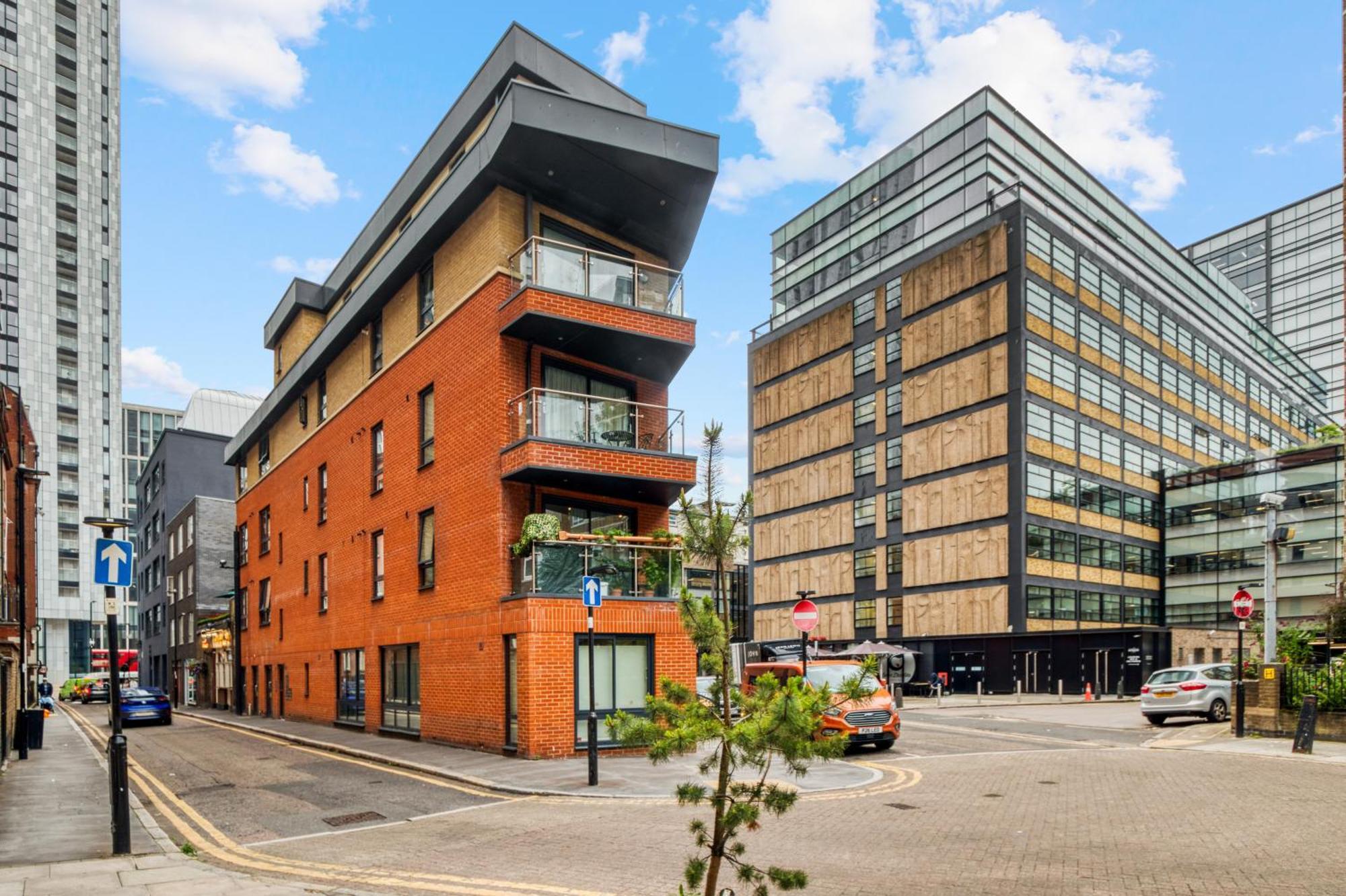 A Vibrant 2 Bed & 2 Bath In Old Street Zone 1 * Лондон