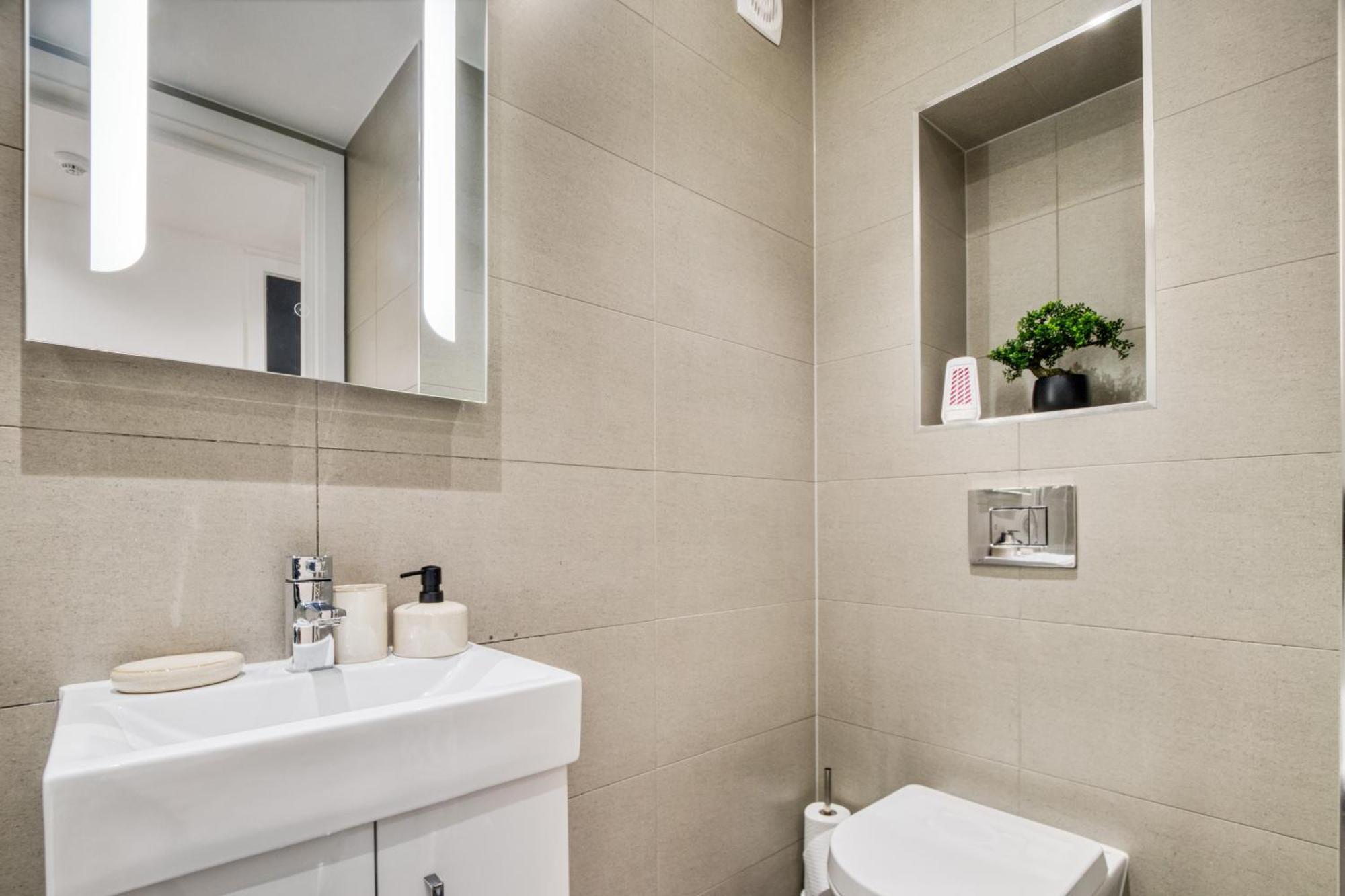 Apartamento A Vibrant 2 Bed & 2 Bath In Old Street Zone 1