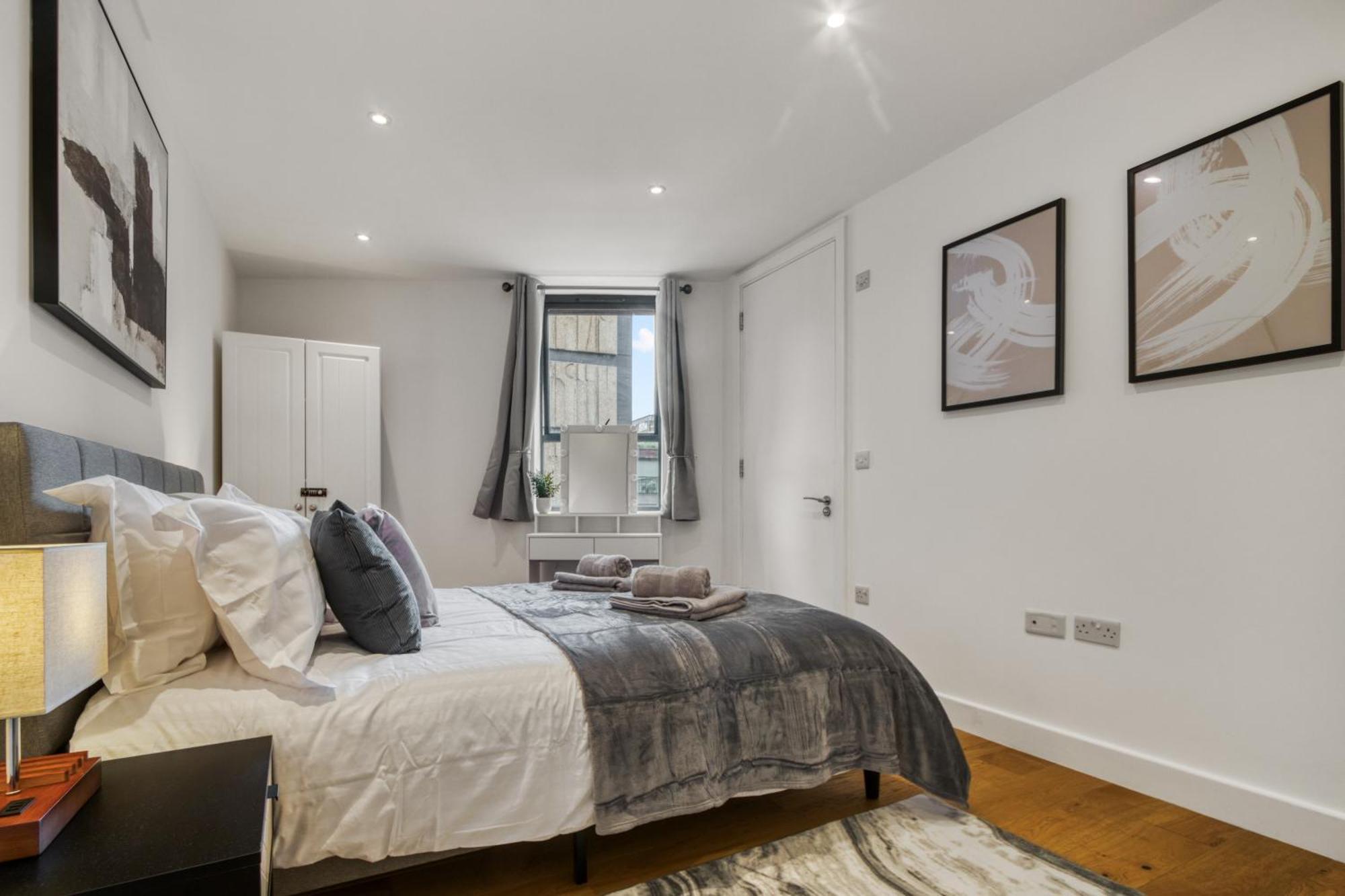 A Vibrant 2 Bed & 2 Bath In Old Street Zone 1 Лондон